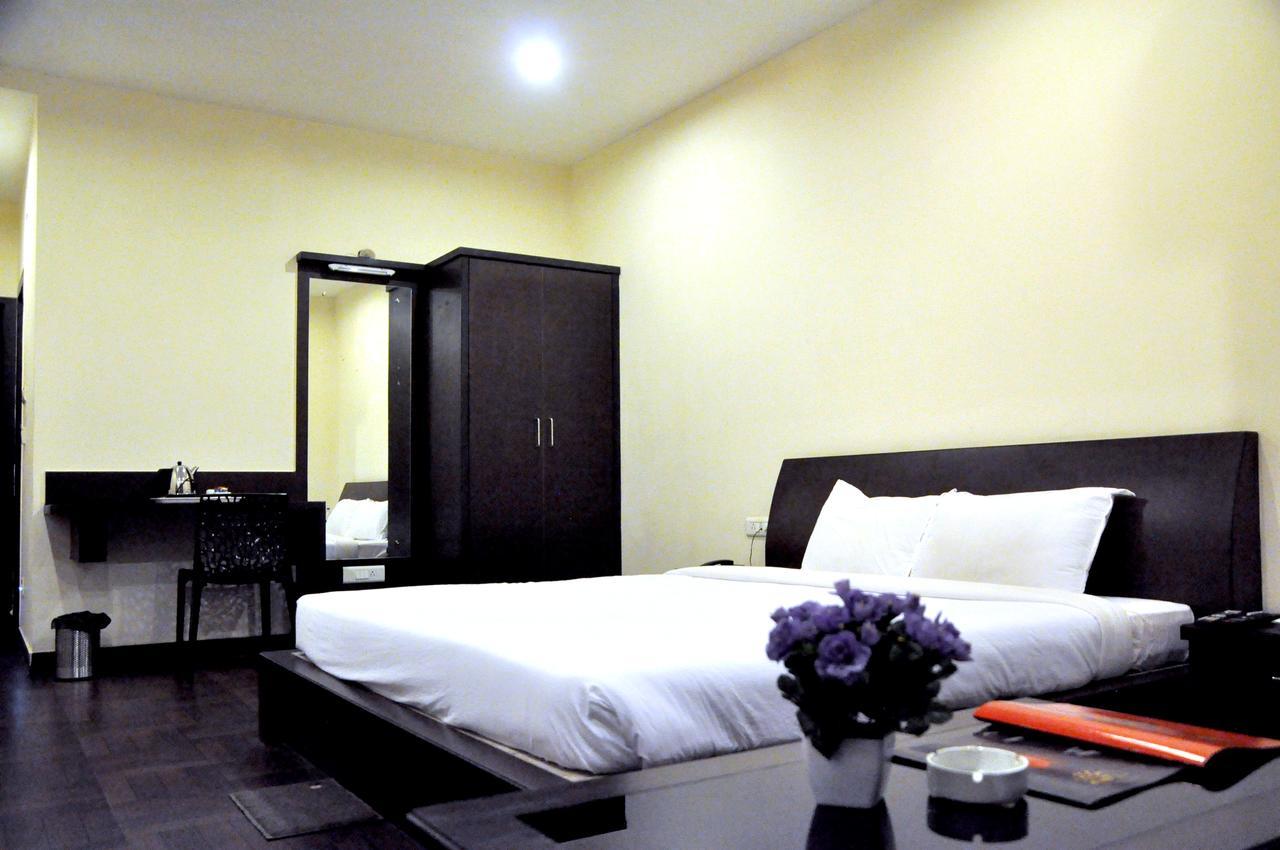 Hotel Suncity Palace Jharsuguda ภายนอก รูปภาพ