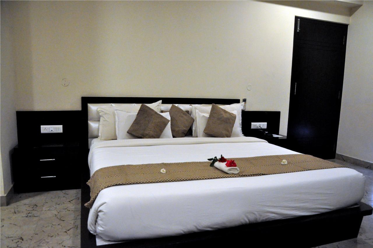 Hotel Suncity Palace Jharsuguda ภายนอก รูปภาพ