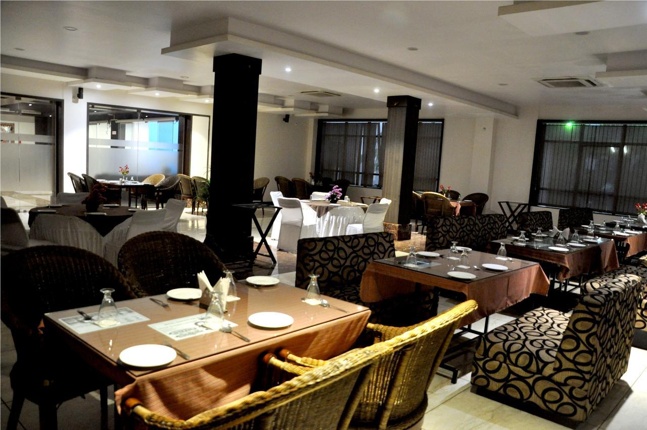 Hotel Suncity Palace Jharsuguda ภายนอก รูปภาพ