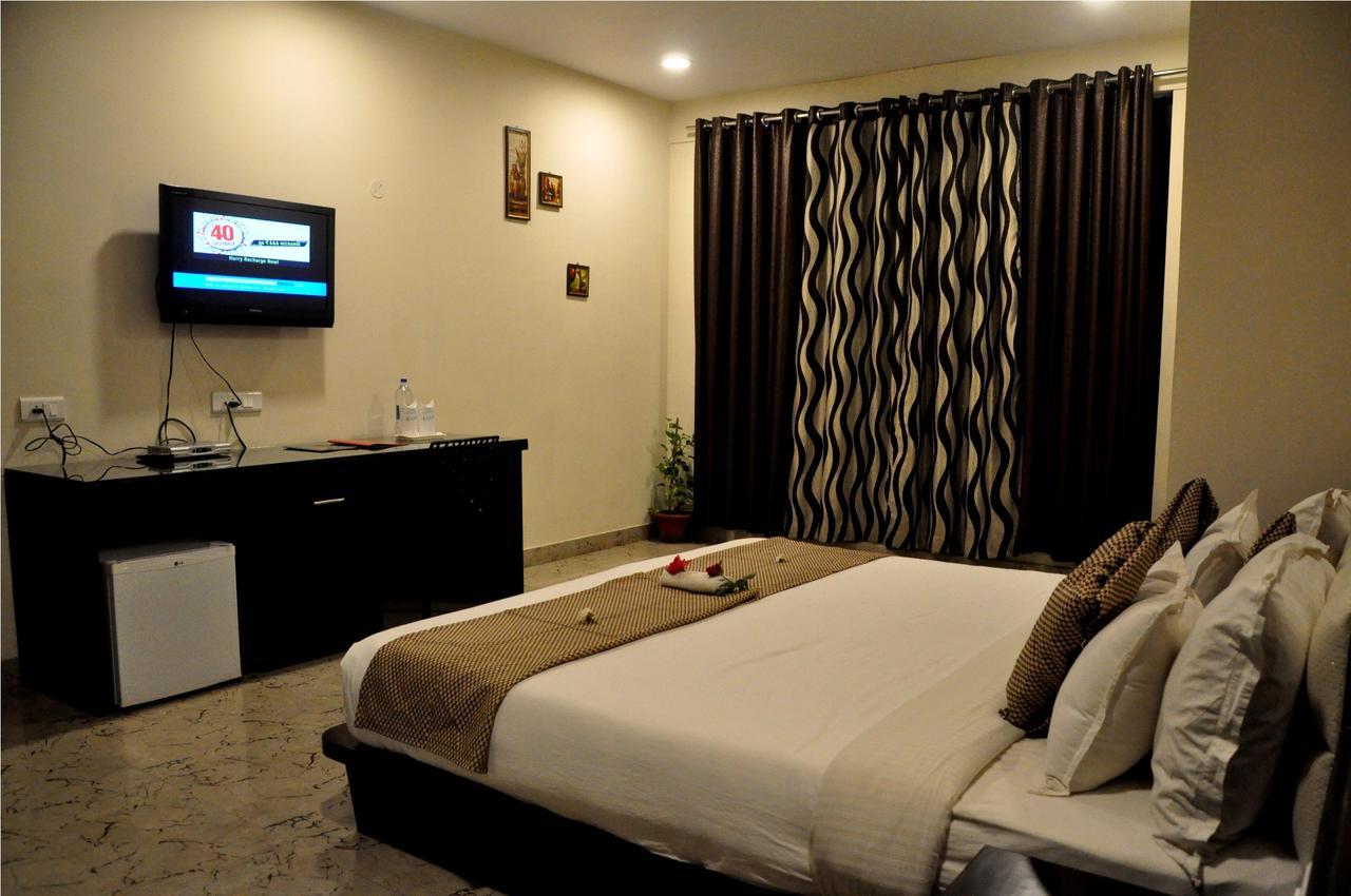 Hotel Suncity Palace Jharsuguda ภายนอก รูปภาพ