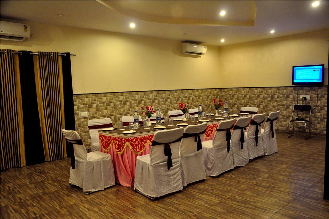 Hotel Suncity Palace Jharsuguda ภายนอก รูปภาพ